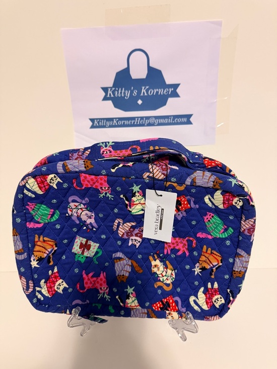 Vera Bradley Accessories - Vera Bradley BNWT Travel Organizer- Christmas Cat Nip Print
